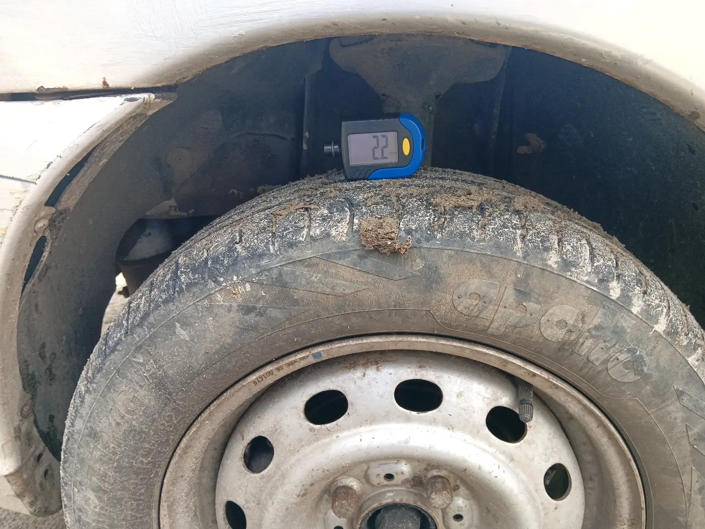 2013 Tata Indica V2 LS DIESEL, Diesel, Manual, 1,21,244 km, tyre