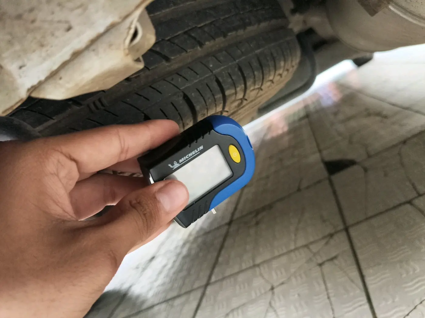 2017 Maruti Ertiga VXI CNG, CNG, Manual, 39,739 km, tyre