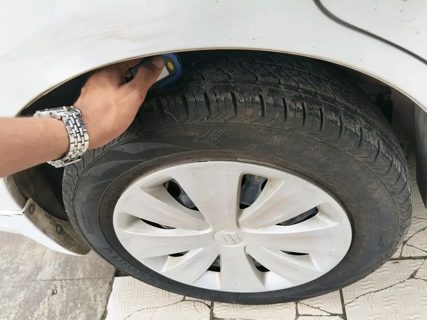 2017 Maruti Ertiga VXI CNG, CNG, Manual, 39,739 km, tyre