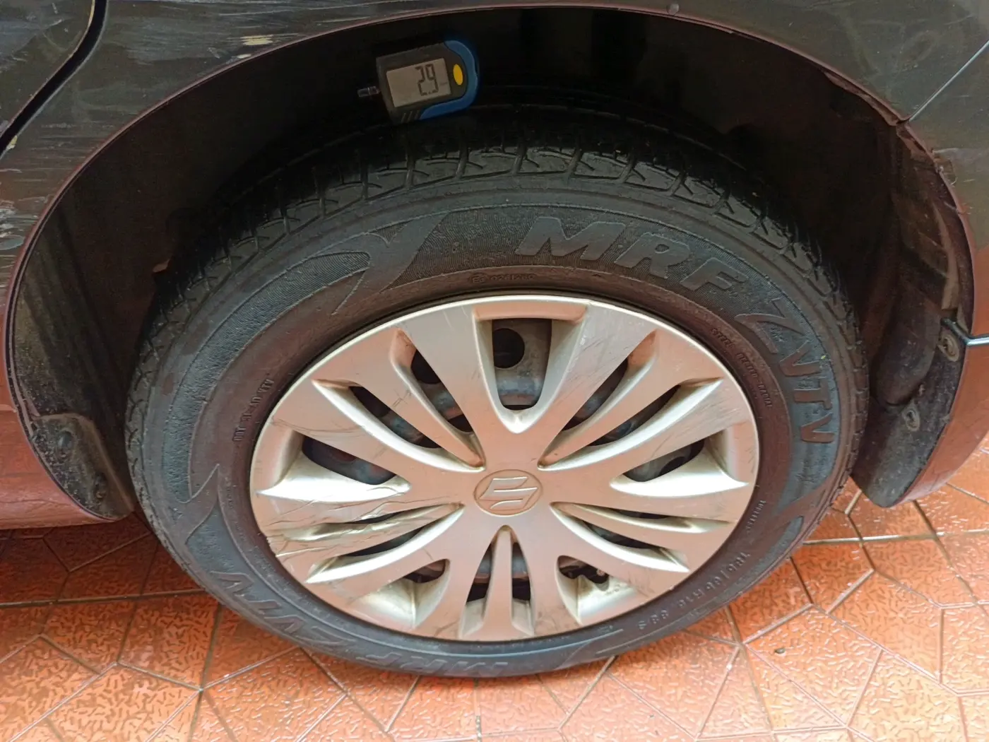 2014 Maruti Ertiga VXI CNG, CNG, Manual, 1,55,768 km, tyre