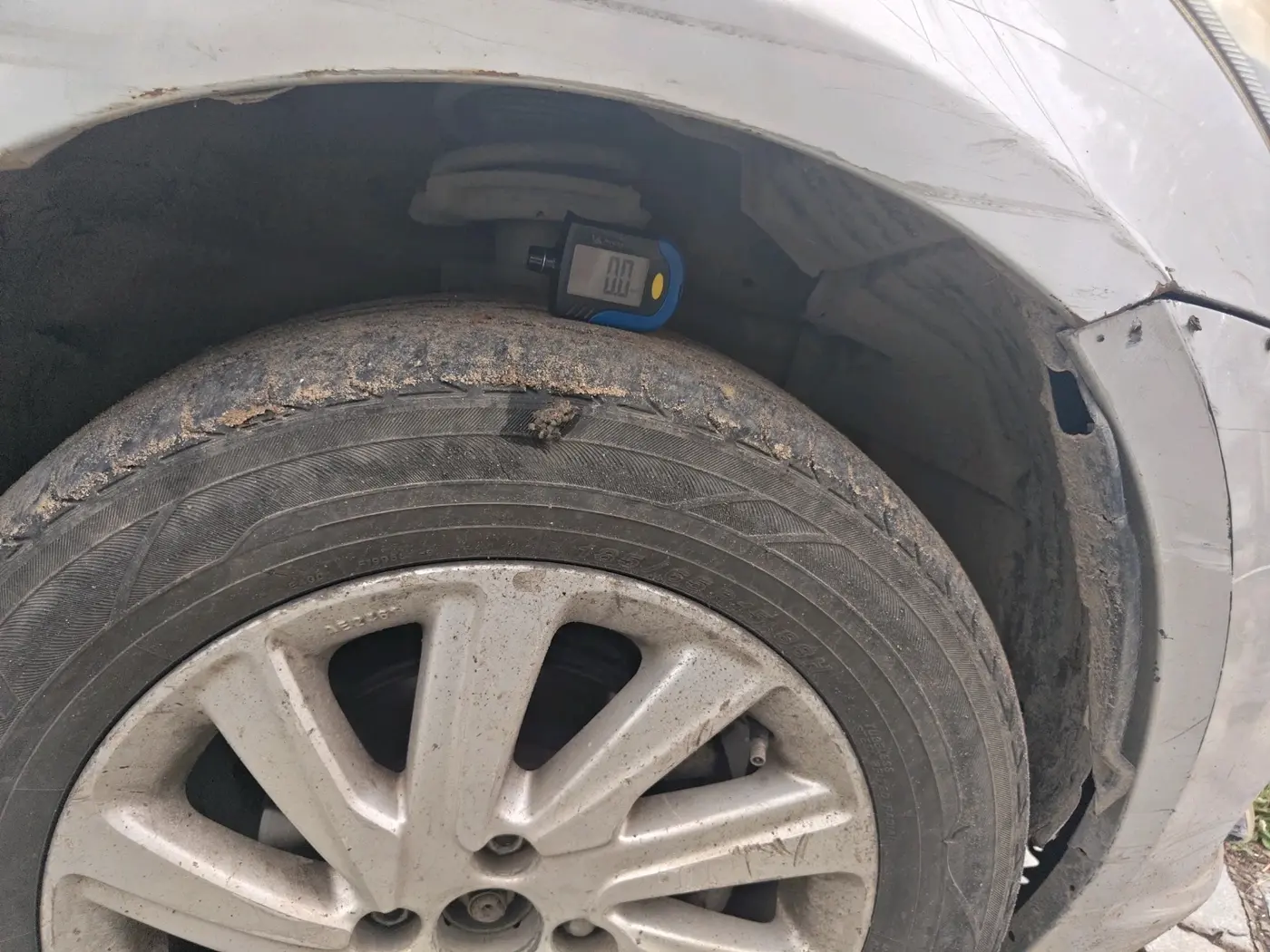 2012 Maruti Swift Dzire VDI, Diesel, Manual, 1,87,013 km, tyre
