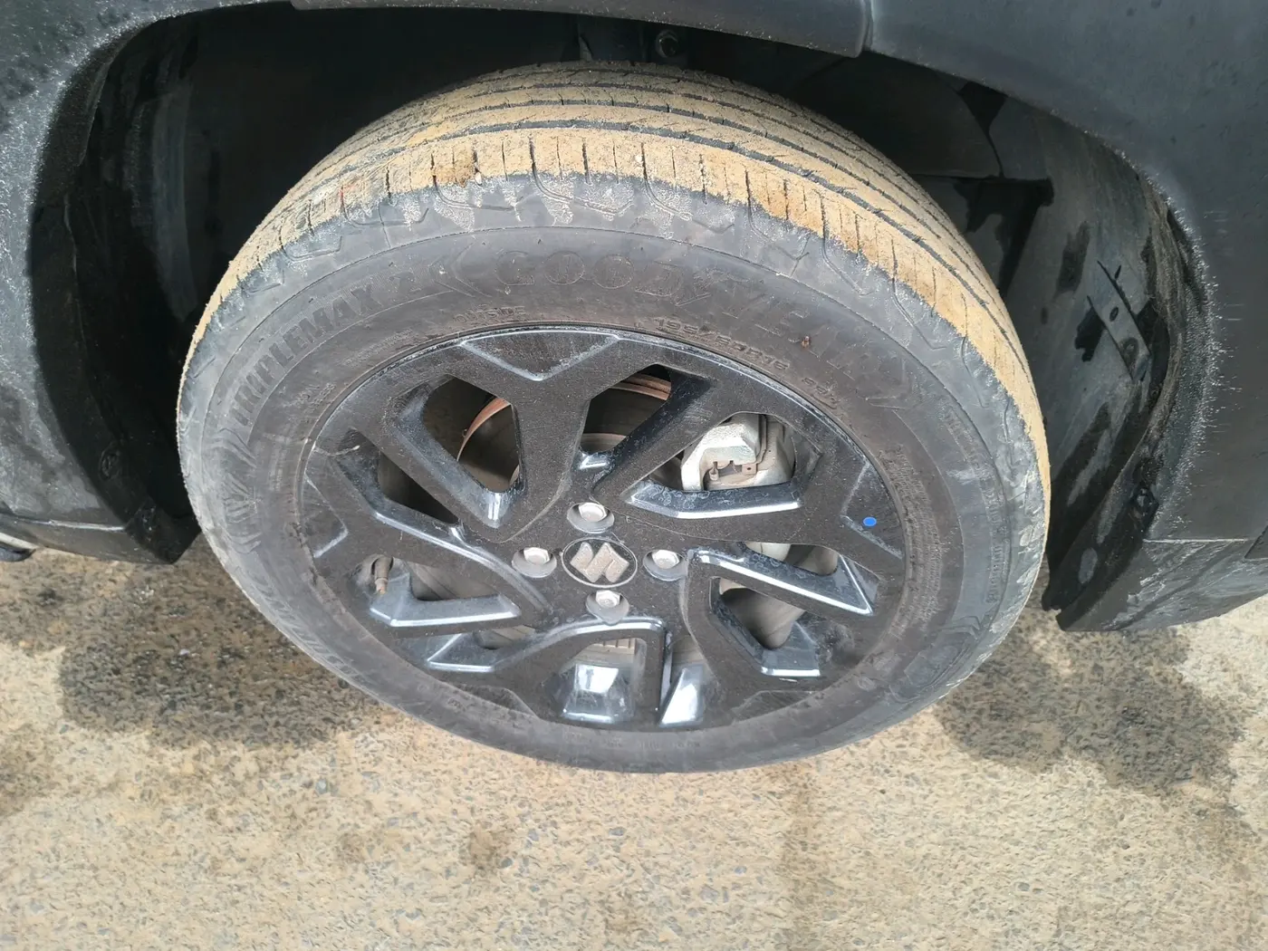2024 Maruti FRONX ZETA 1.0L TURBO 6 AT, Petrol, Automatic, 10,872 km, tyre