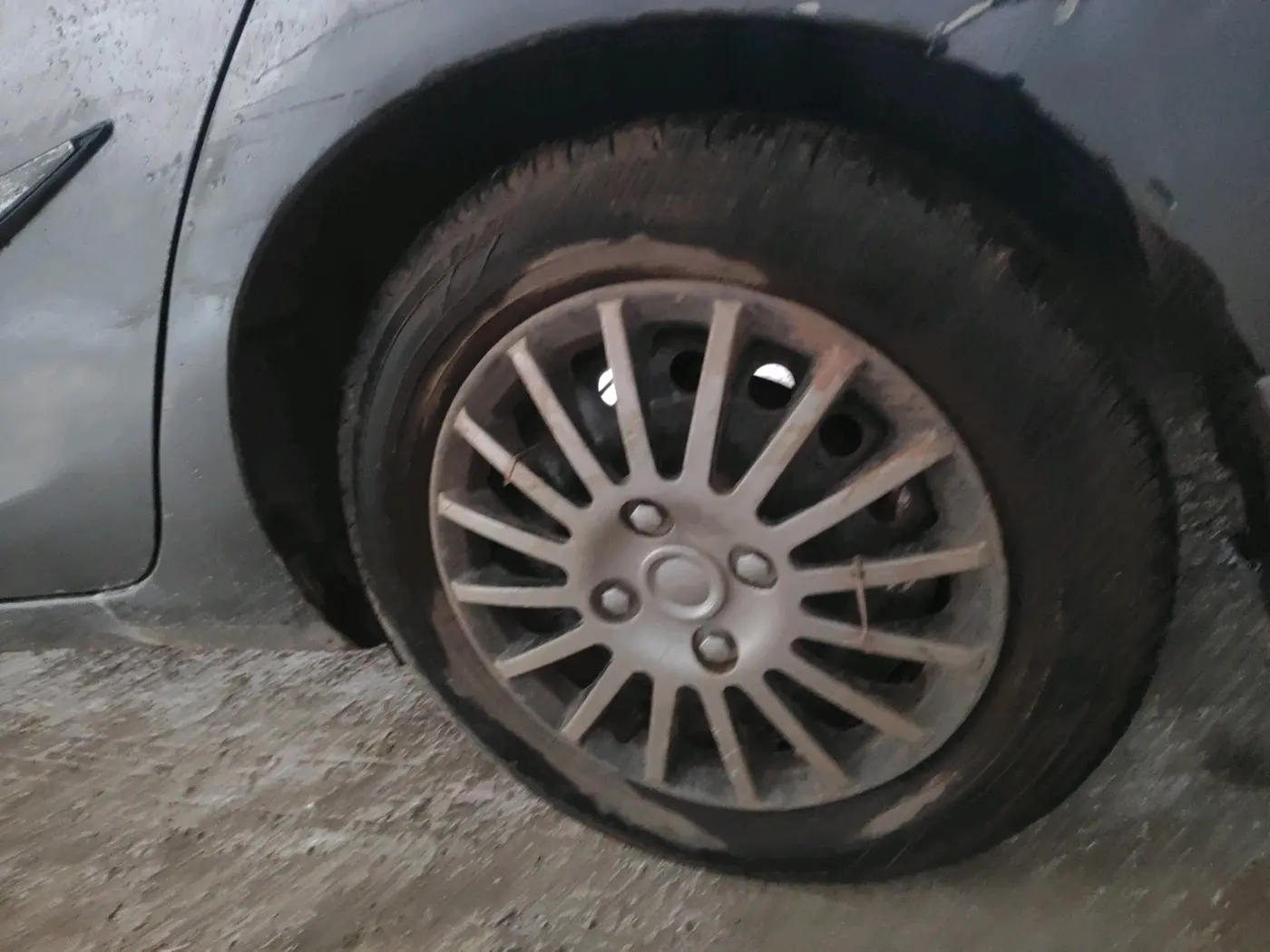 2014 Maruti Ciaz VXI, CNG, Manual, 78,423 km, tyre