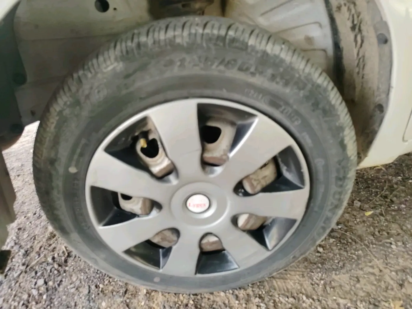 2016 Maruti Wagon R 1.0 LXI CNG, CNG, Manual, 77,274 km, tyre