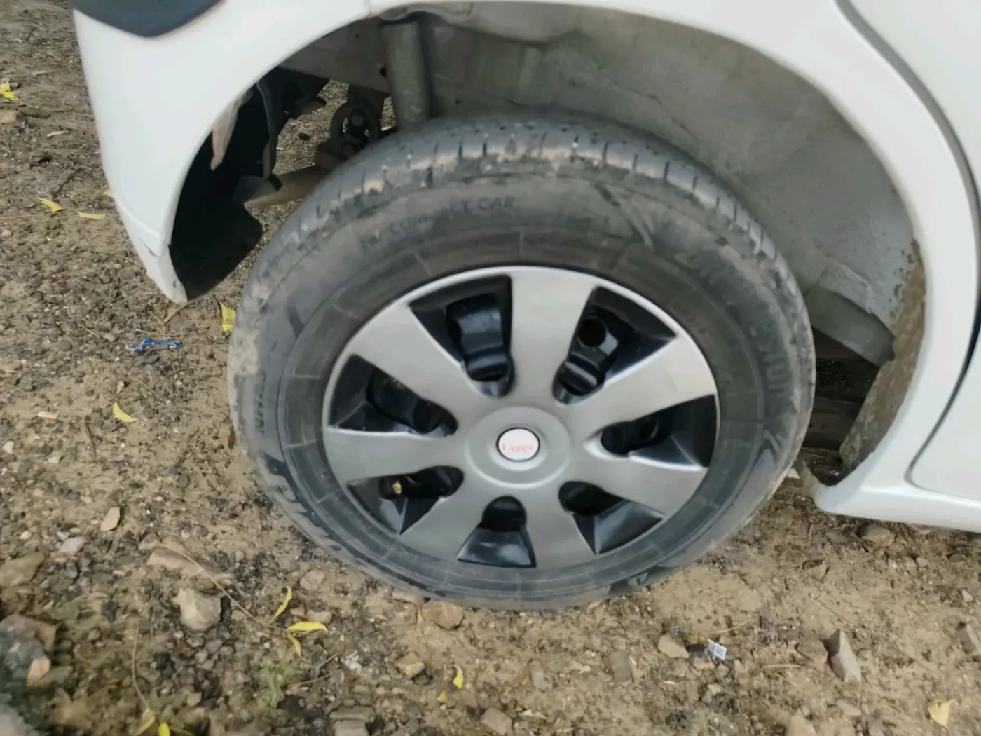 2016 Maruti Wagon R 1.0 LXI CNG, CNG, Manual, 77,274 km, tyre