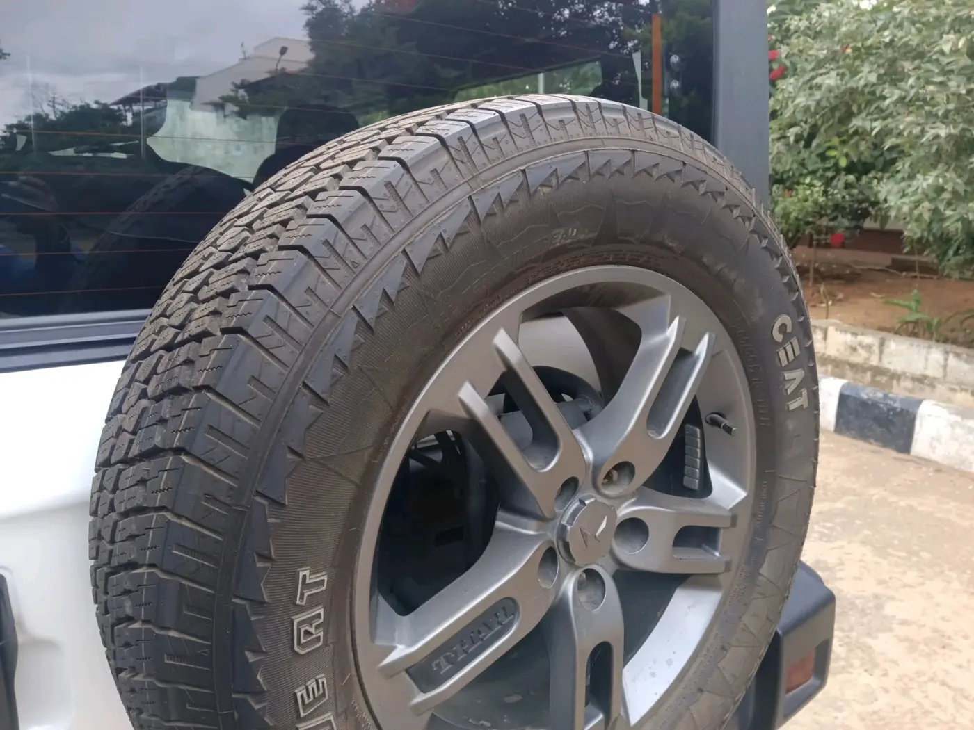 2023 Mahindra Thar LX P 2WD AT HT, Petrol, Automatic, 21,220 km, tyre