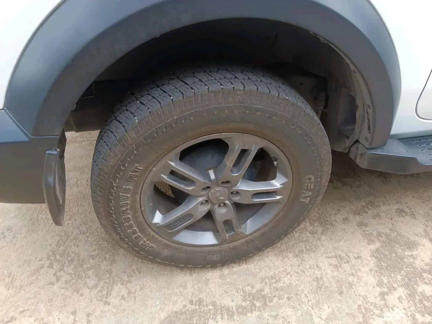 2023 Mahindra Thar LX P 2WD AT HT, Petrol, Automatic, 21,220 km, tyre