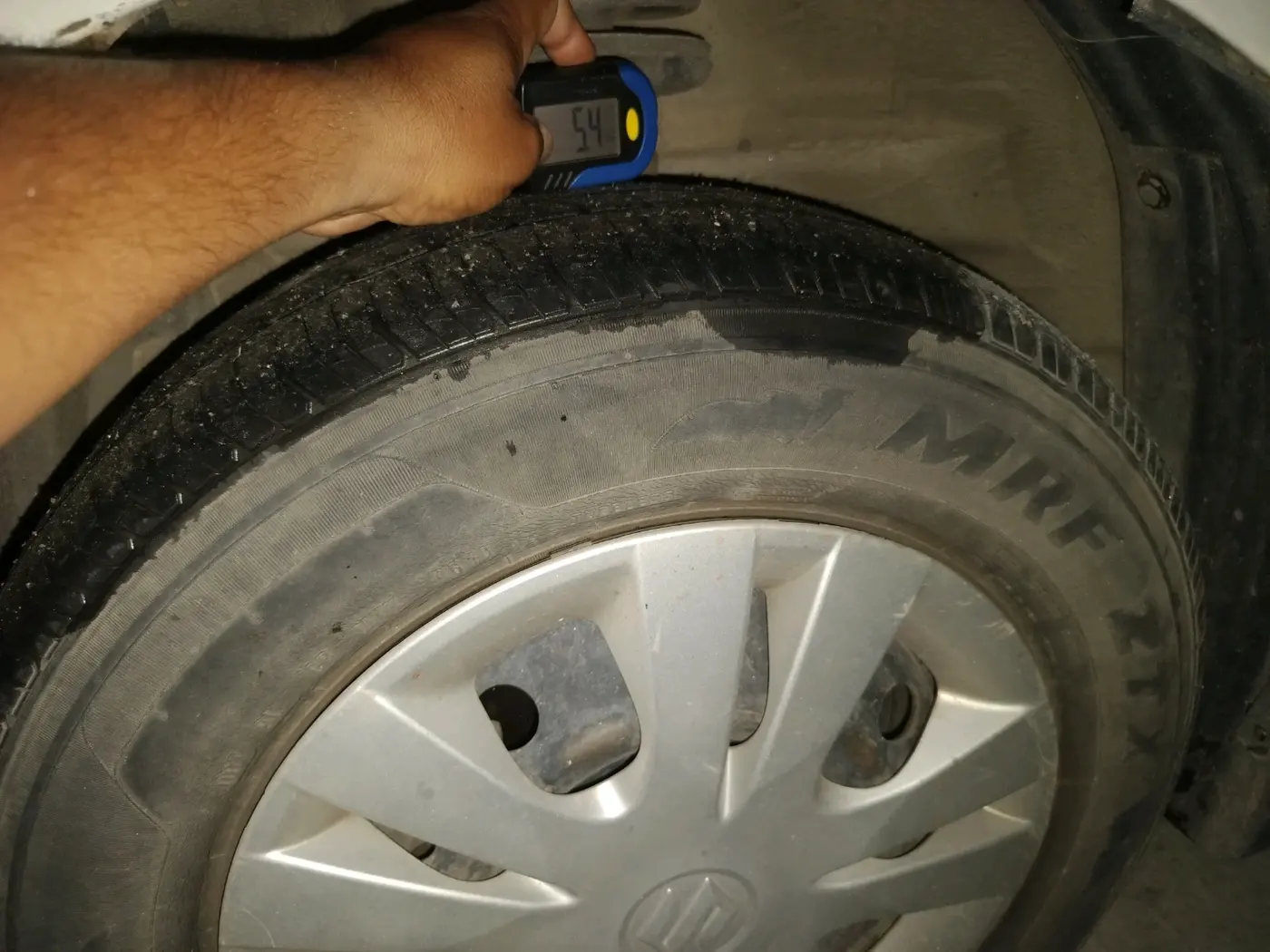 2014 Maruti Swift Dzire VXI, Petrol, Manual, 1,44,581 km, tyre