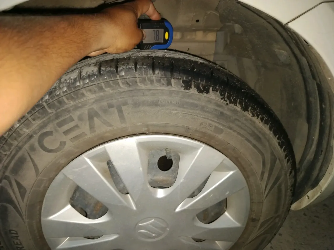 2014 Maruti Swift Dzire VXI, Petrol, Manual, 1,44,581 km, tyre