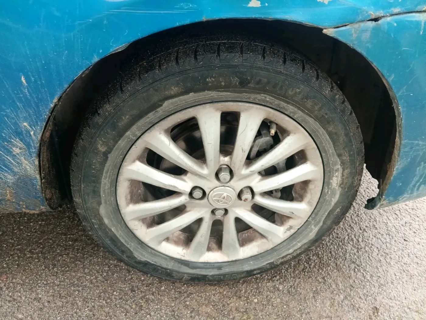2013 Toyota Etios G, Petrol, Manual, 1,22,098 km, tyre
