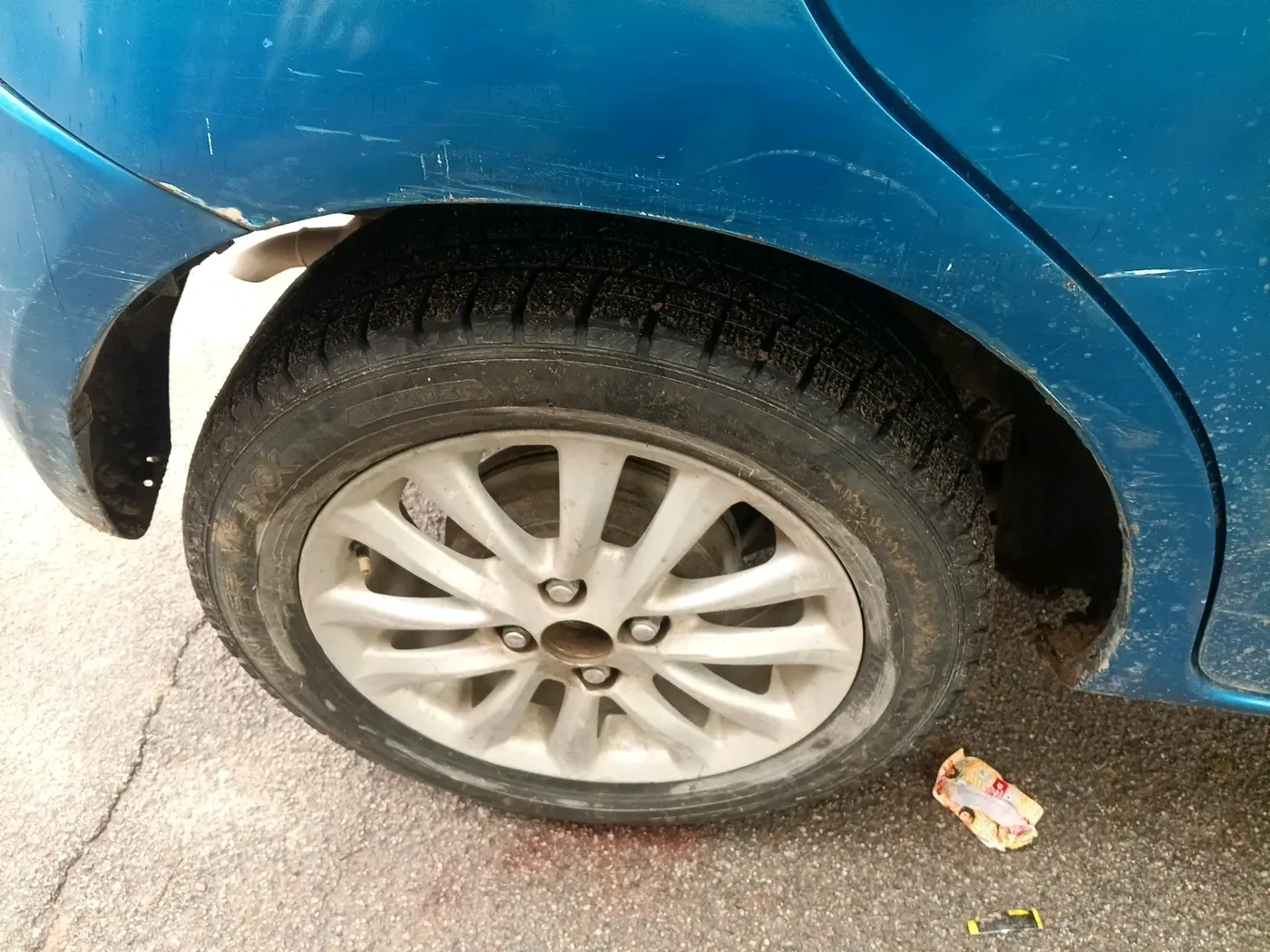 2013 Toyota Etios G, Petrol, Manual, 1,22,098 km, tyre