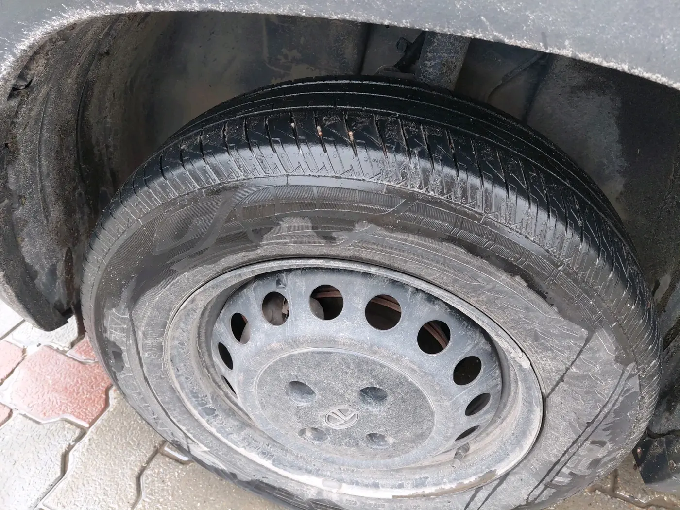2022 Tata PUNCH PURE MT, CNG, Manual, 1,04,014 km, tyre