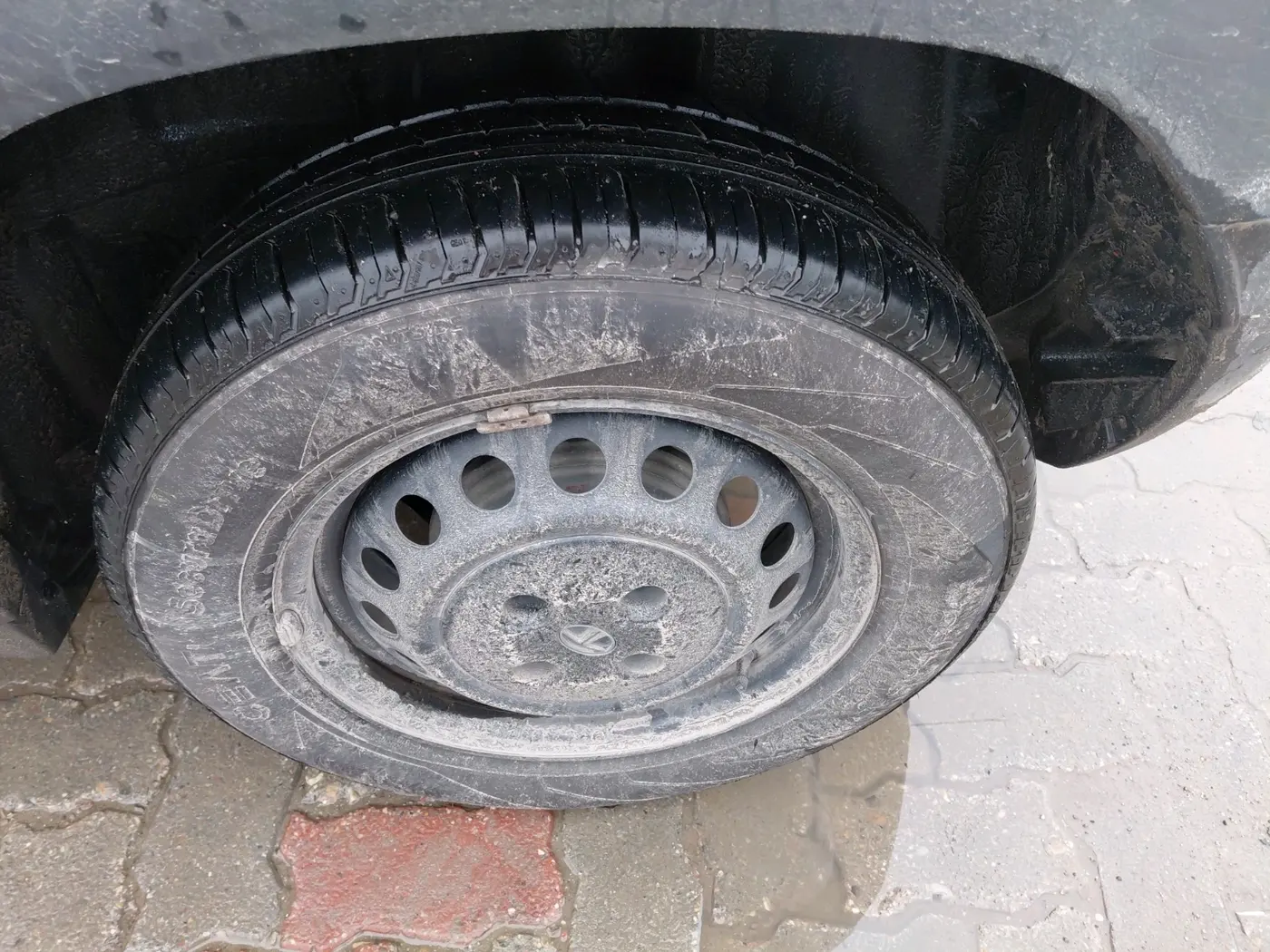 2022 Tata PUNCH PURE MT, CNG, Manual, 1,04,014 km, tyre