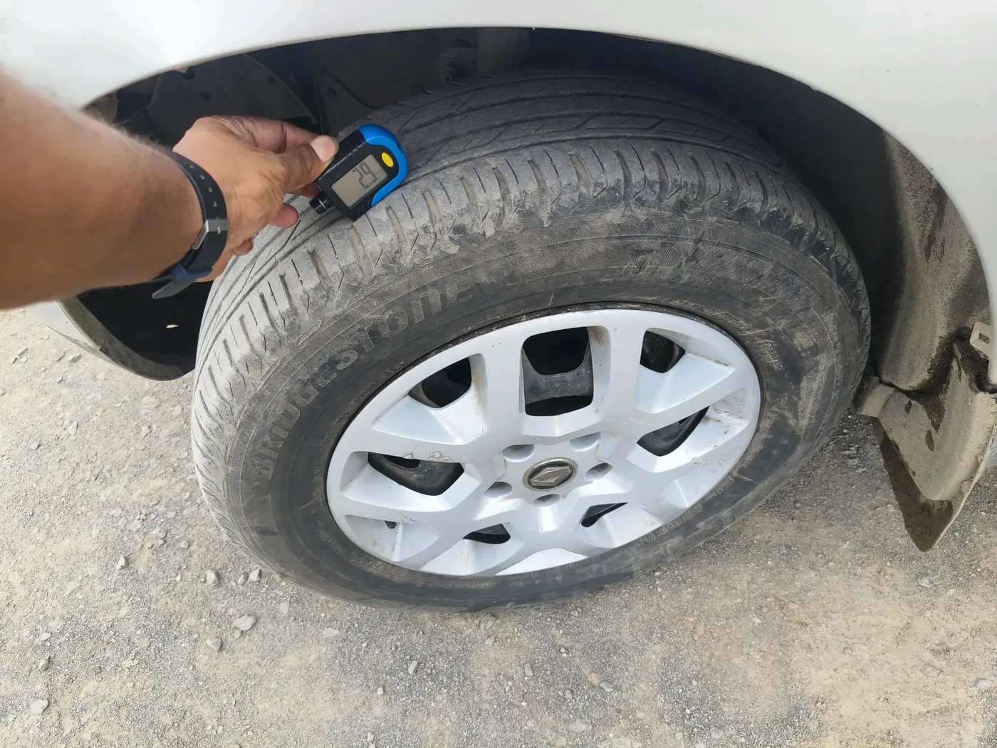 2017 Renault Duster RXL PETROL, CNG, Manual, 1,05,429 km, tyre