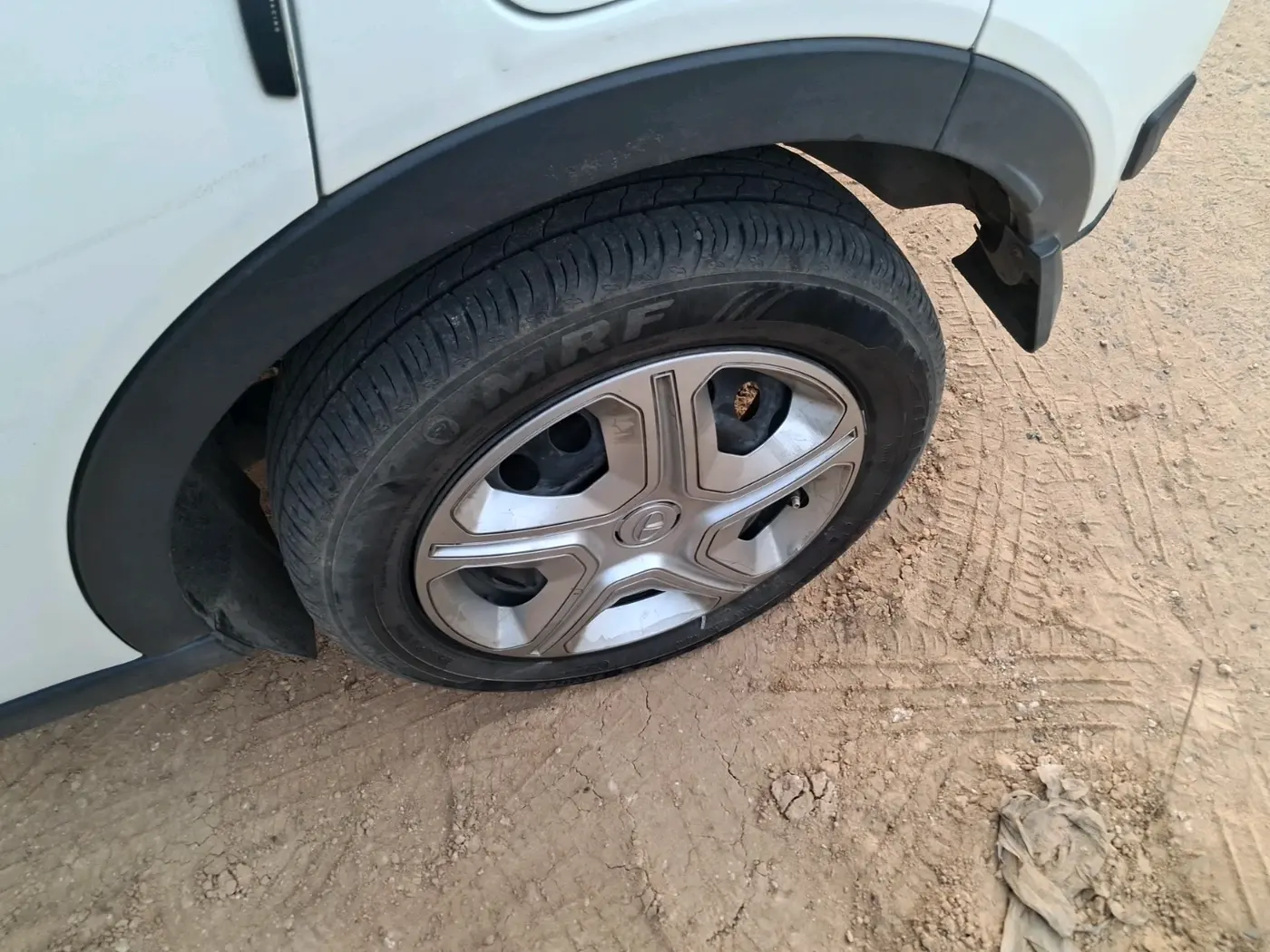 2023 Tata NEXON XM SUNROOF DIESEL, Diesel, Manual, 83,752 km, tyre