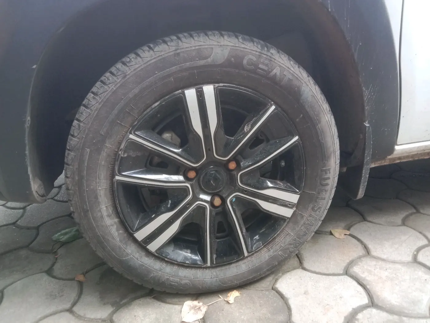 2023 Renault Kwid CLIMBER 1.0 AMT Dual Tone , Petrol, Automatic, 2,673 km, tyre