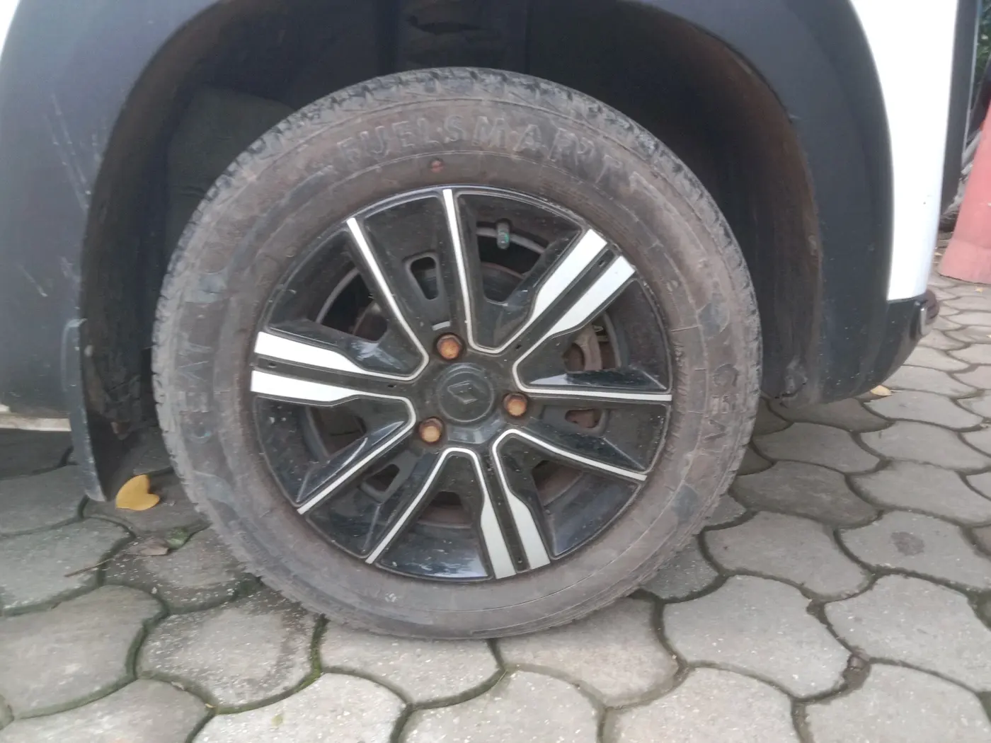 2023 Renault Kwid CLIMBER 1.0 AMT Dual Tone , Petrol, Automatic, 2,673 km, tyre