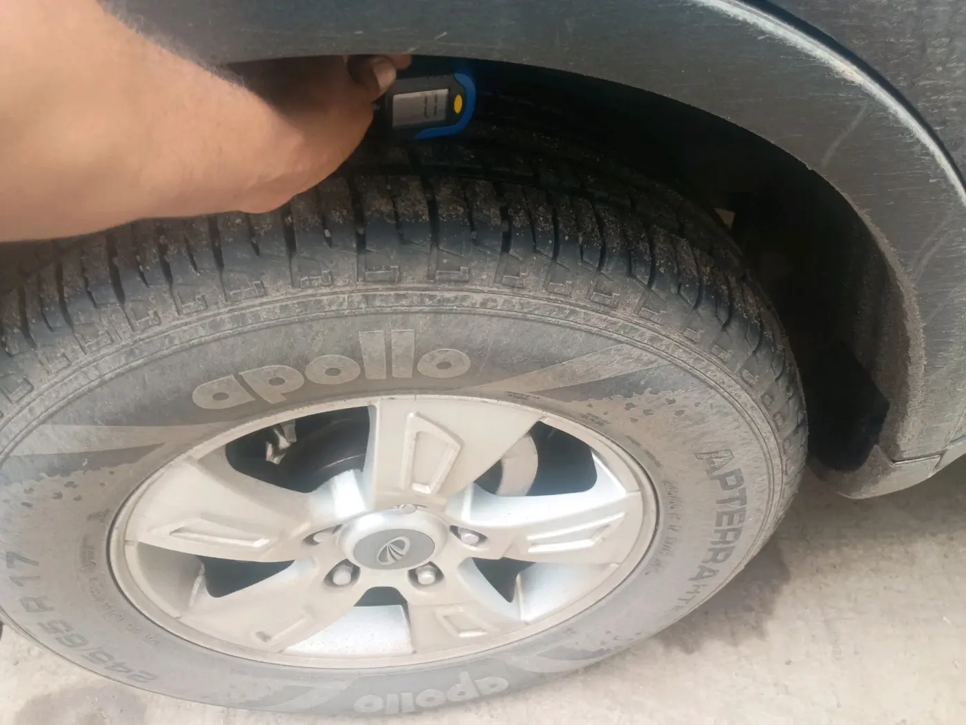 2012 Mahindra XUV500 W4, Diesel, Manual, 1,58,457 km, tyre
