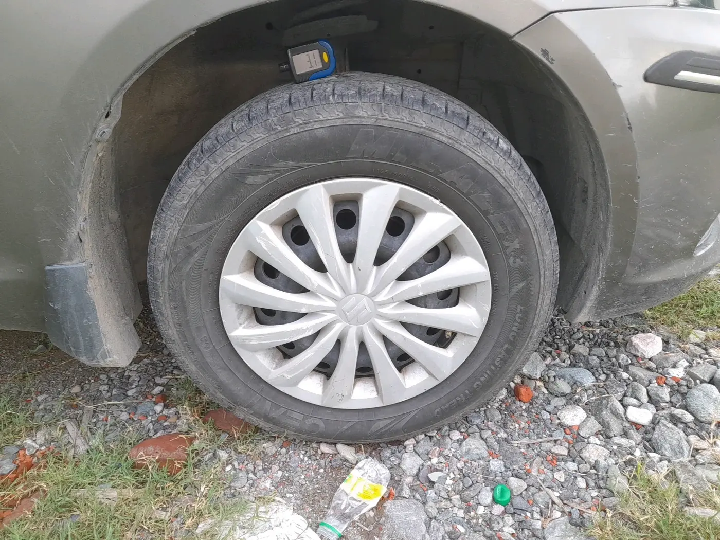 2017 Maruti Swift Dzire VXI, Petrol, Manual, 65,688 km, tyre