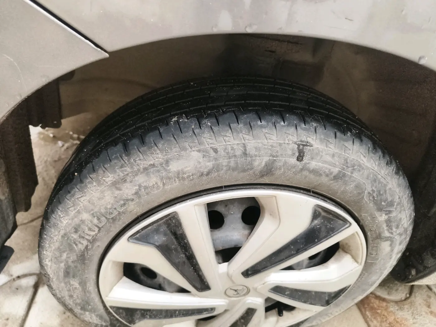 2014 Maruti Wagon R 1.0 VXI, Petrol, Manual, 25,043 km, tyre