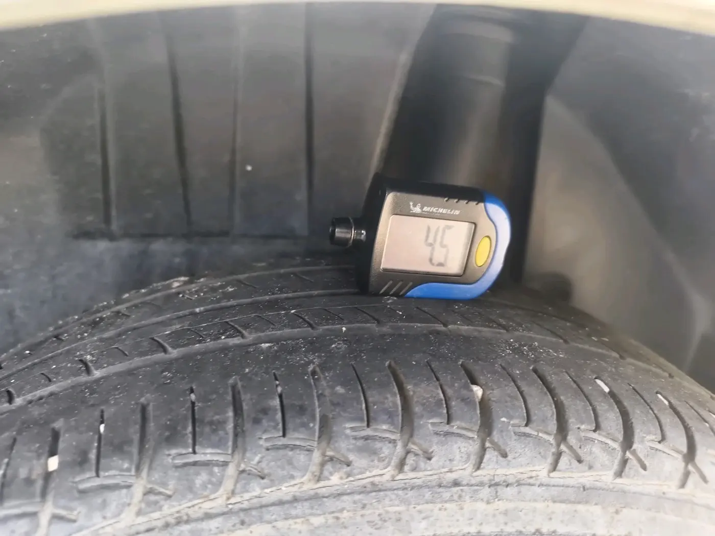 2018 Maruti Dzire ZXI PLUS AMT, Petrol, Automatic, 61,170 km, tyre