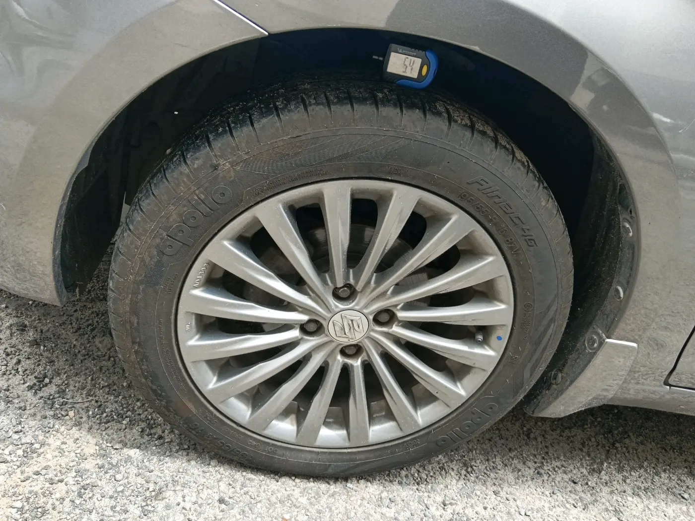 2015 Maruti Ciaz ZXI+, Petrol, Manual, 56,050 km, tyre