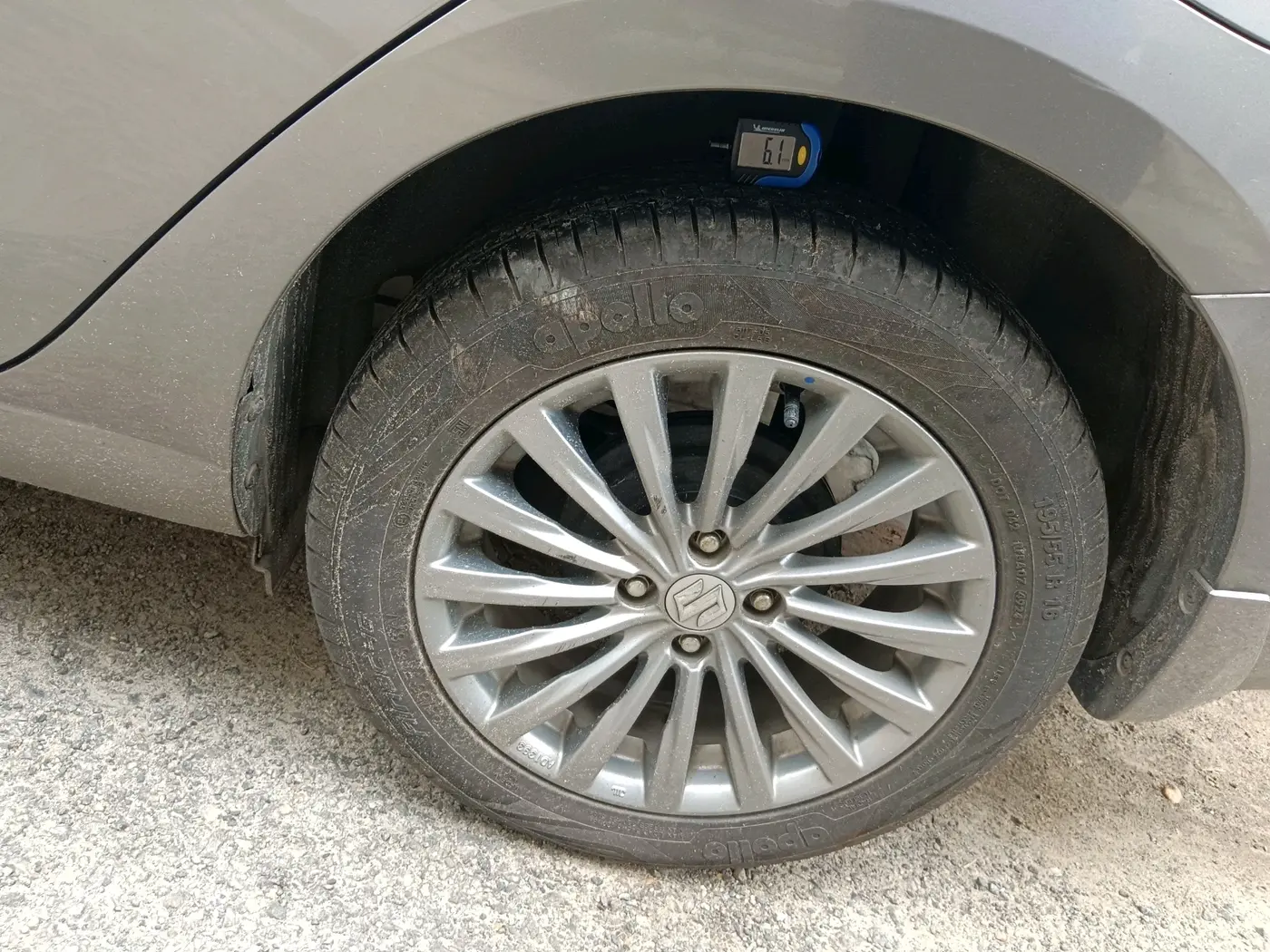 2015 Maruti Ciaz ZXI+, Petrol, Manual, 56,050 km, tyre