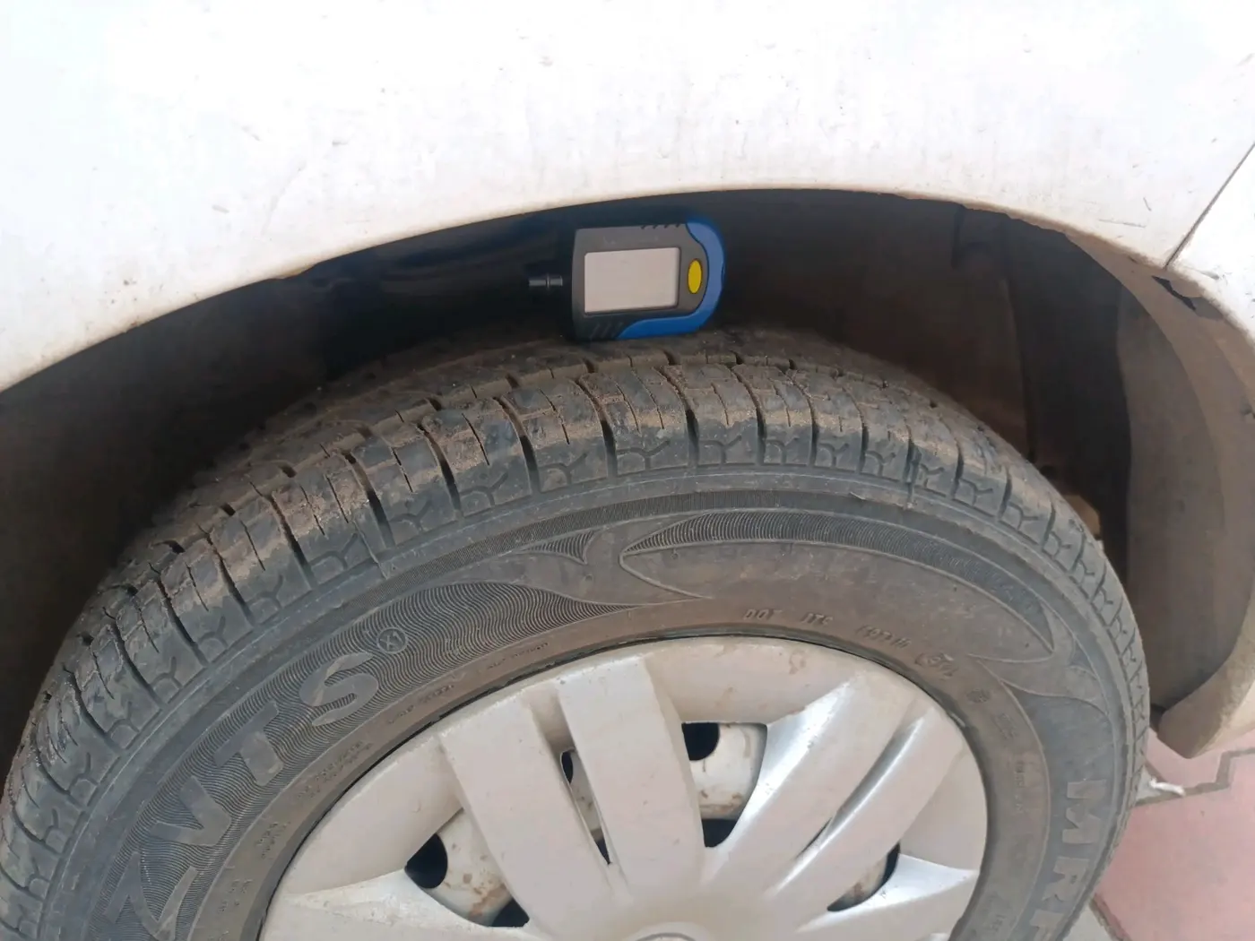 2017 Maruti Alto 800 LXI, Petrol, Manual, 94,028 km, tyre