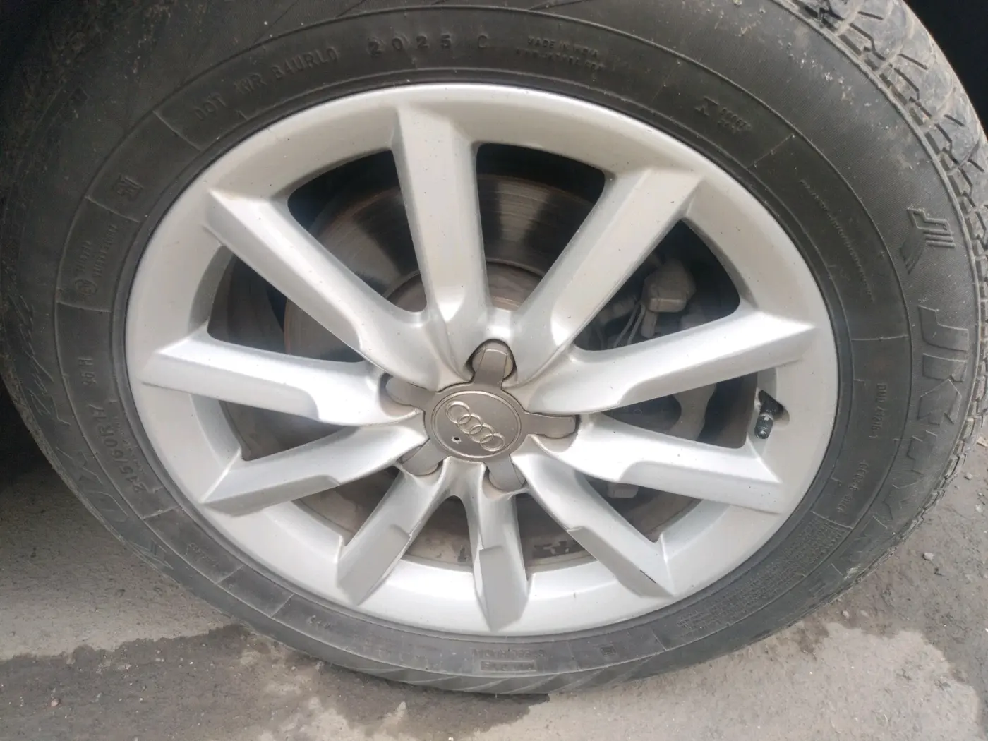 2013 Audi Q3 2.0 TDI QUATTRO, Diesel, Automatic, 65,965 km, tyre