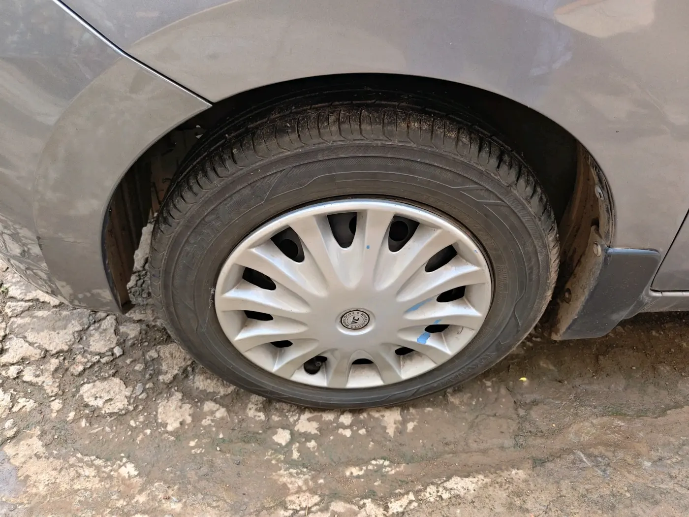 2014 Maruti Celerio VXI CNG, CNG, Manual, 95,373 km, tyre
