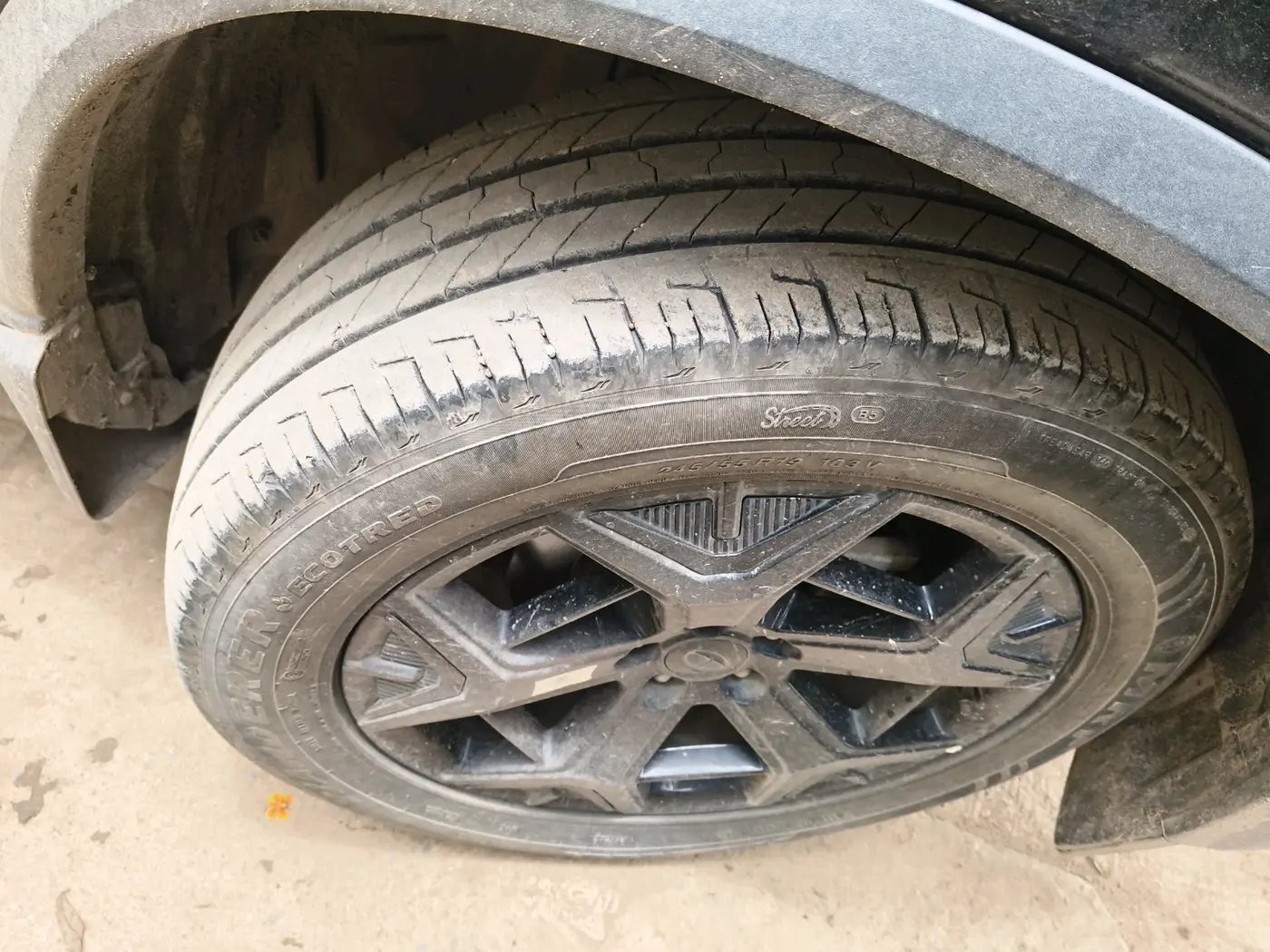 2023 Tata Harrier FEARLESS PLUS DARK EDITION AT, Diesel, Automatic, 77,659 km, tyre