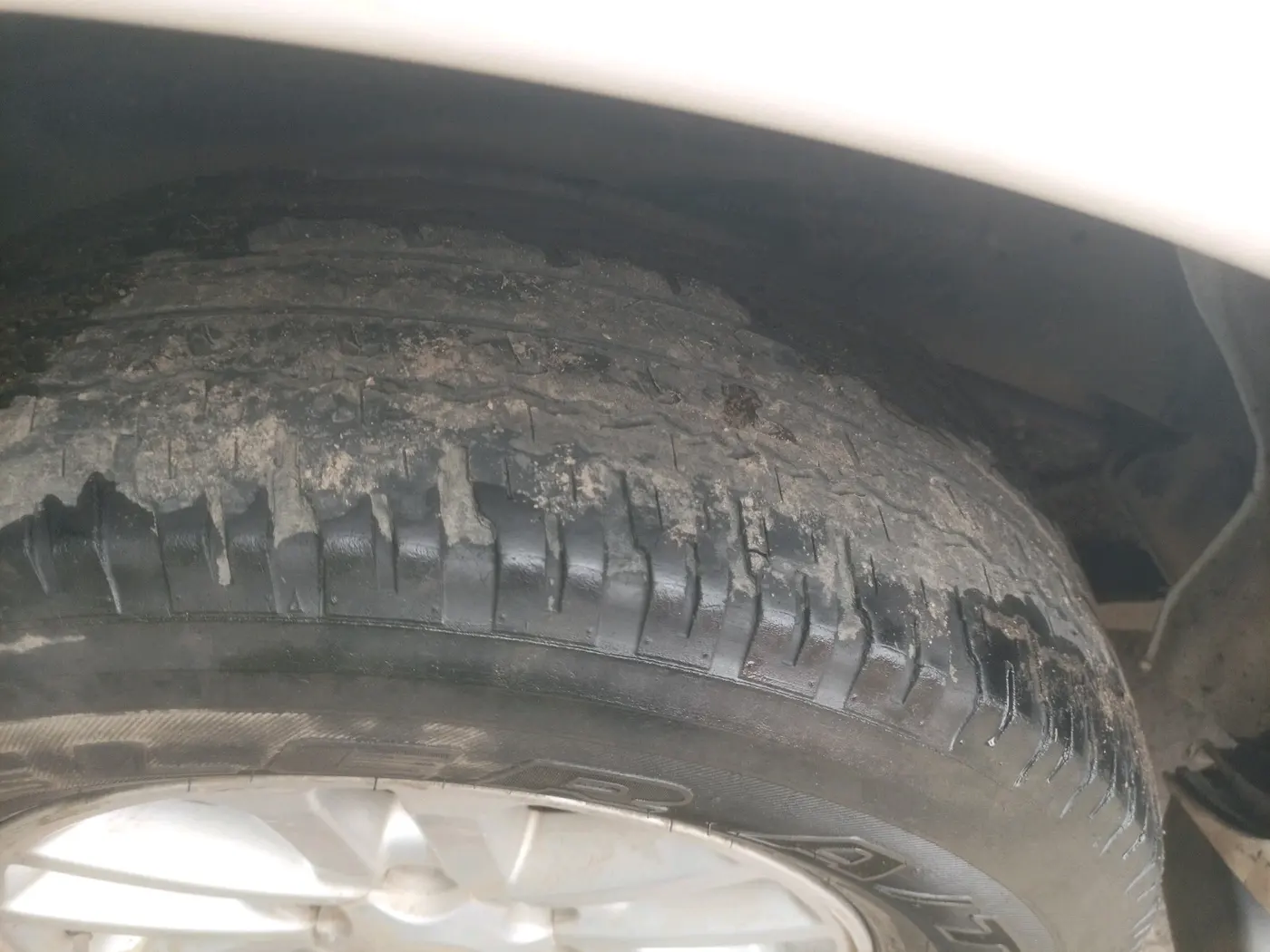 2013 Toyota Fortuner 3.0 4X2 MT, Diesel, Manual, 3,24,193 km, tyre
