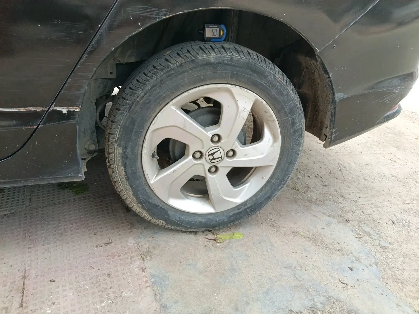 2014 Honda City 1.5L I-DTEC VX, Diesel, Manual, 1,69,113 km, tyre