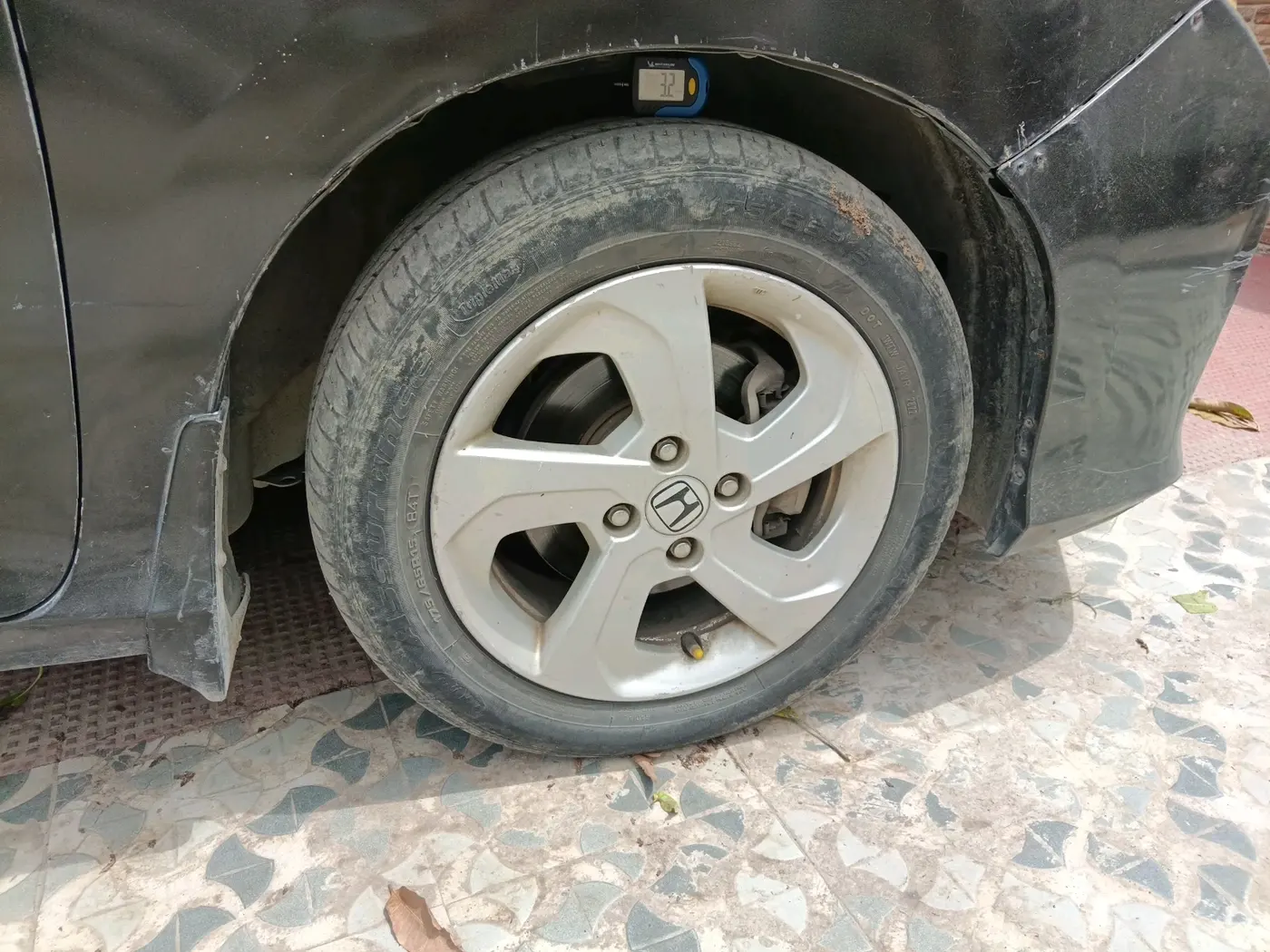 2014 Honda City 1.5L I-DTEC VX, Diesel, Manual, 1,69,113 km, tyre