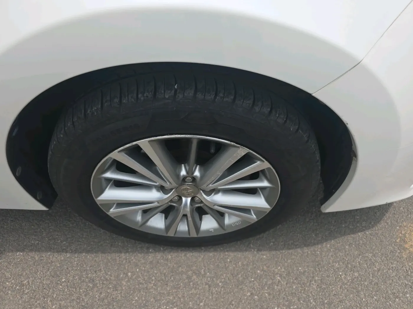 2014 Toyota Corolla Altis GL PETROL, Petrol, Manual, 79,913 km, tyre