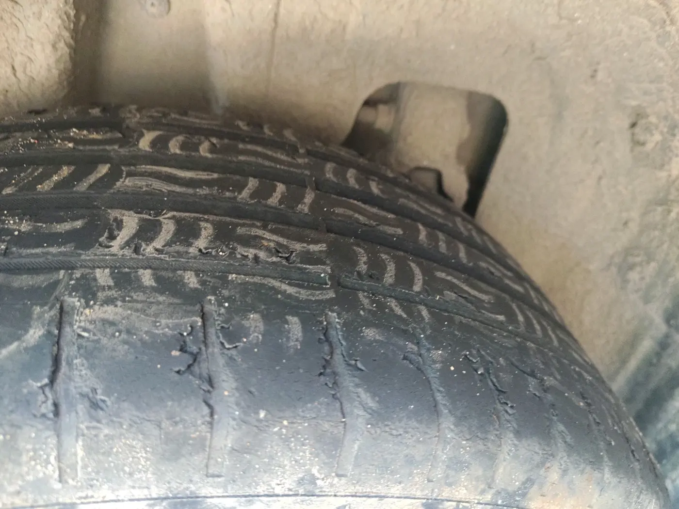 2018 Mahindra XUV300 W8 (O) 1.5 DIESEL, Diesel, Manual, 1,07,036 km, tyre