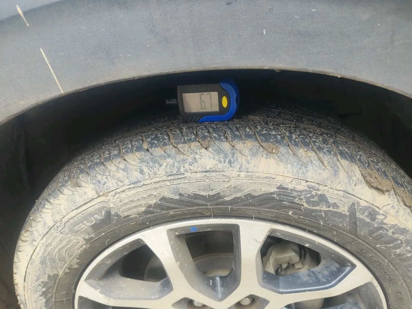 2023 Maruti XL6 ZETA CNG, CNG, Manual, 1,10,939 km, tyre