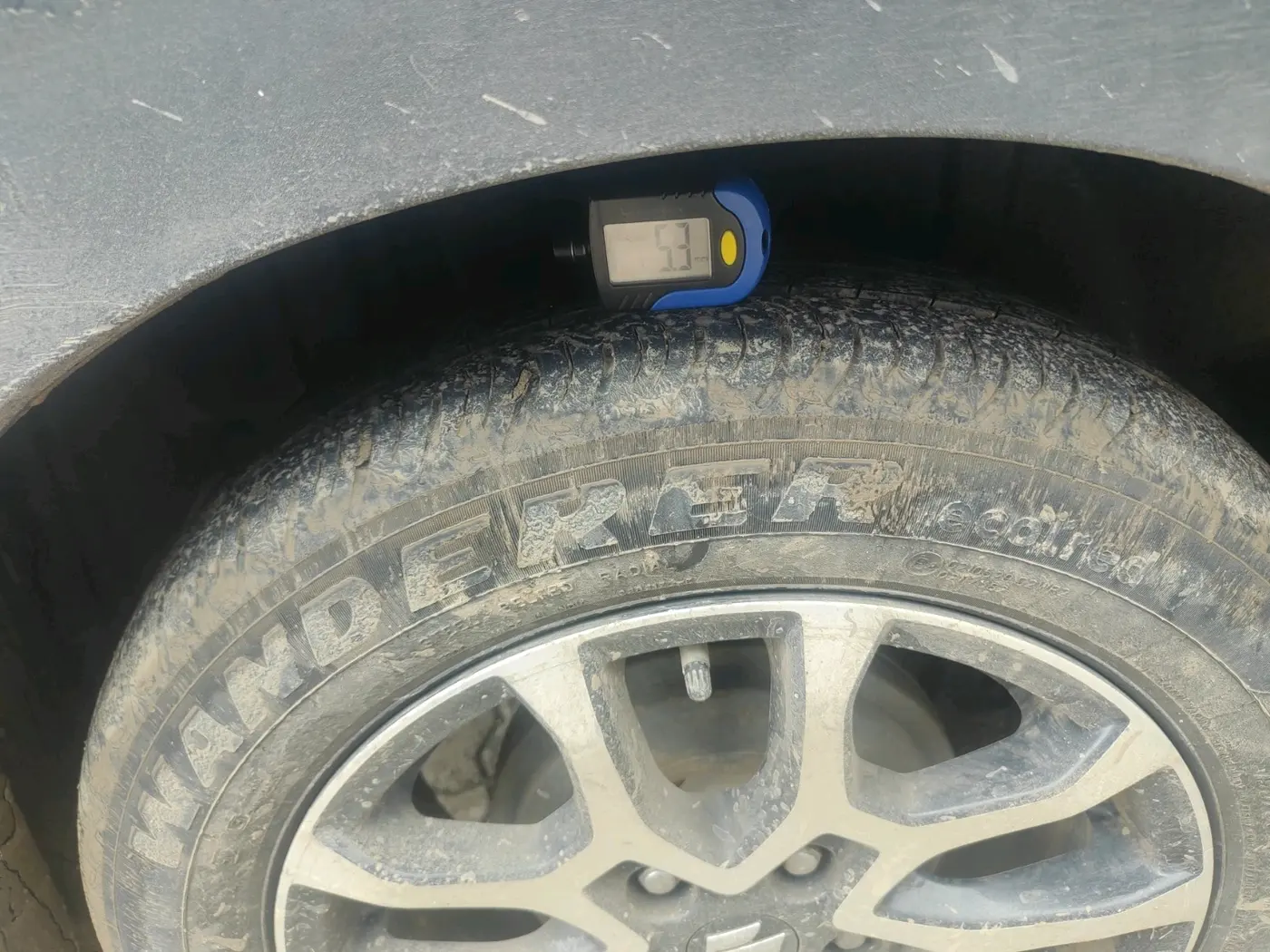 2023 Maruti XL6 ZETA CNG, CNG, Manual, 1,10,939 km, tyre