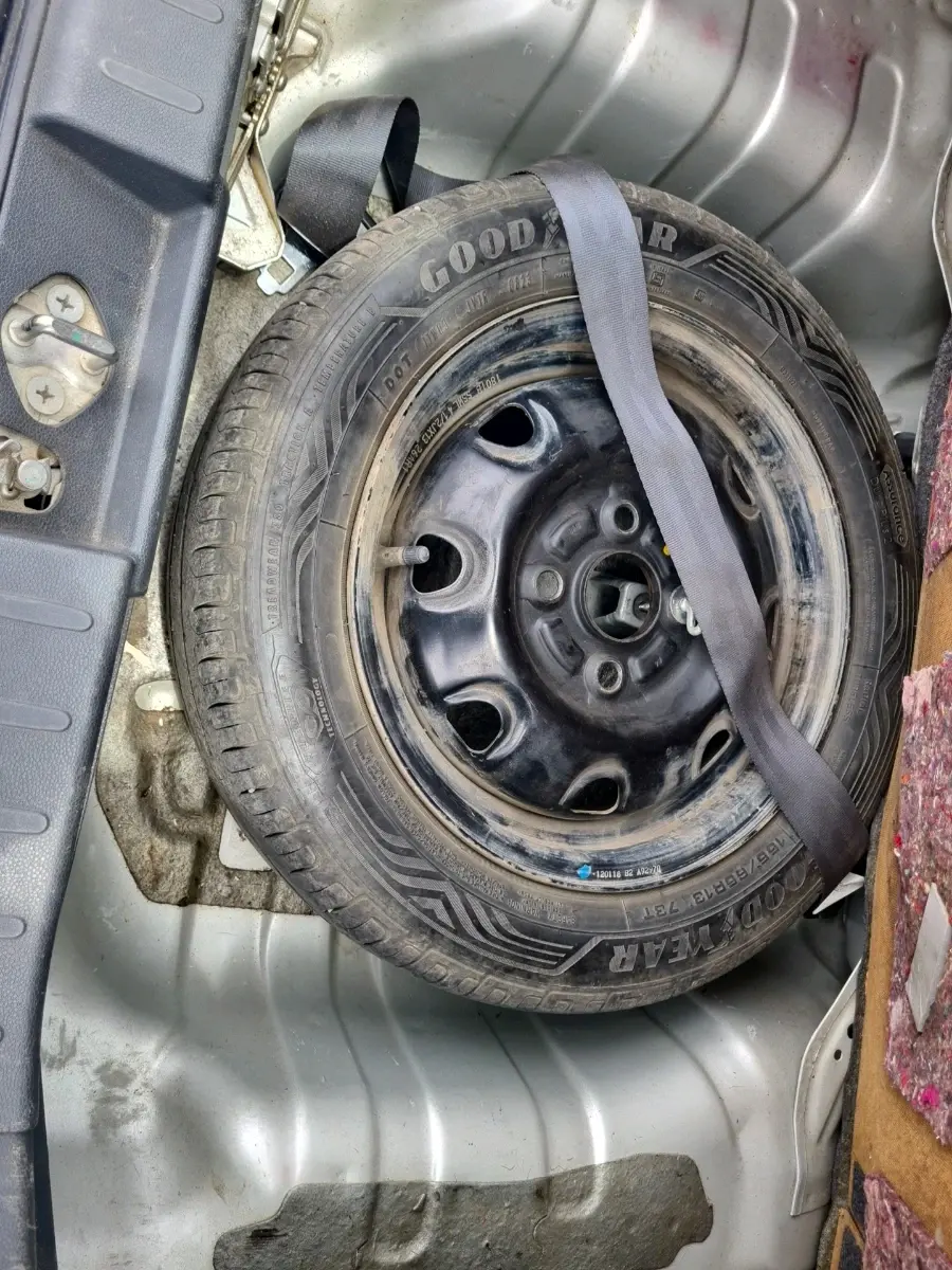 2018 Maruti Alto K10 VXI, Petrol, Manual, 78,251 km, tyre