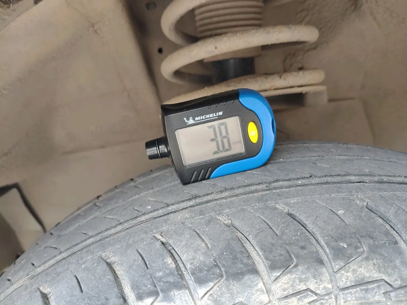 2011 Maruti Swift Dzire VDI, Diesel, Manual, 1,42,286 km, tyre