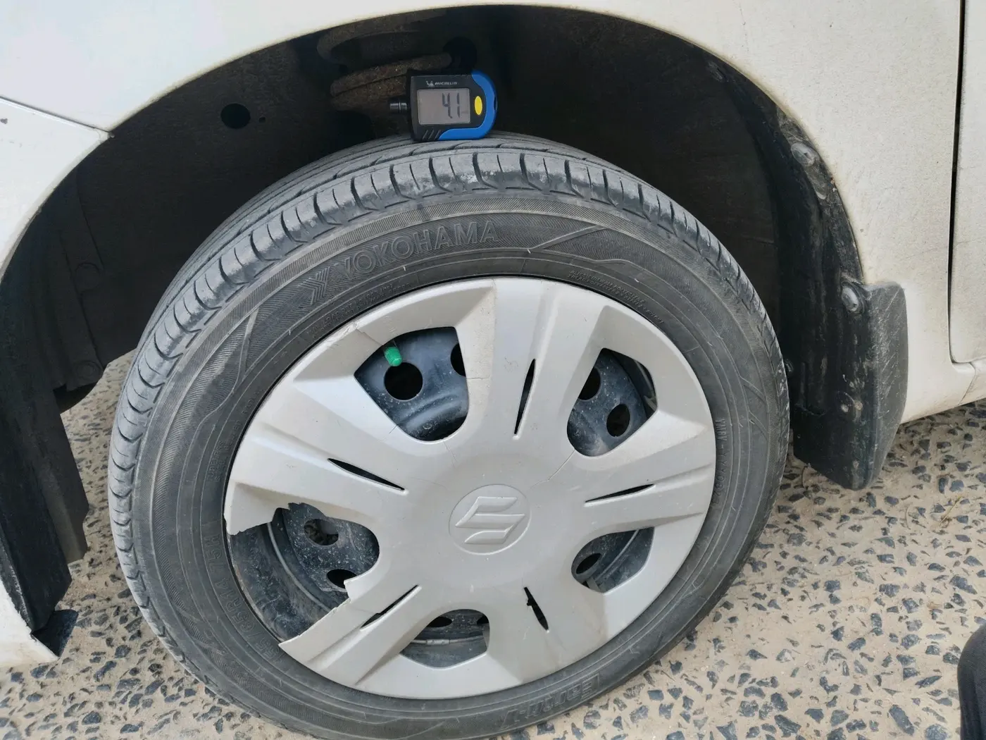 2017 Maruti Wagon R 1.0 VXI, CNG, Manual, 65,778 km, tyre