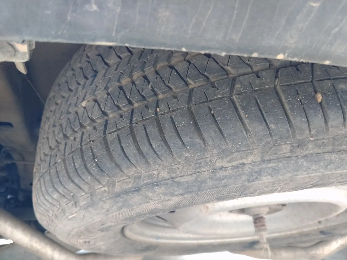 2017 Mahindra XUV500 W10, Diesel, Manual, 1,17,190 km, tyre