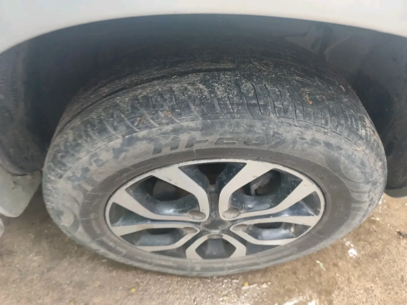 2014 Nissan Terrano XV D THP 110 PS, Diesel, Manual, 1,66,532 km, tyre