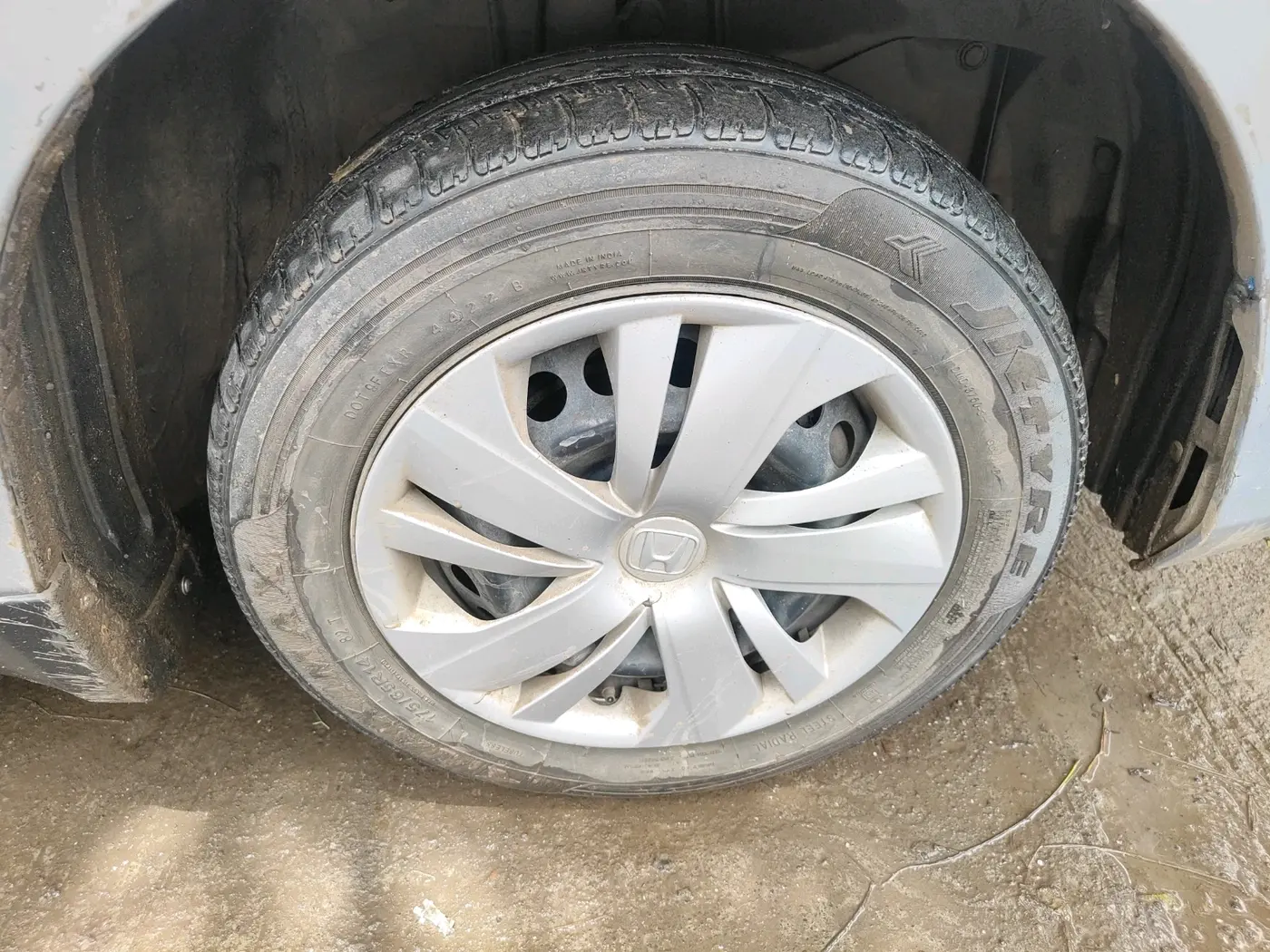 2019 Honda Amaze 1.5L I-DTEC S, Diesel, Manual, 1,07,342 km, tyre