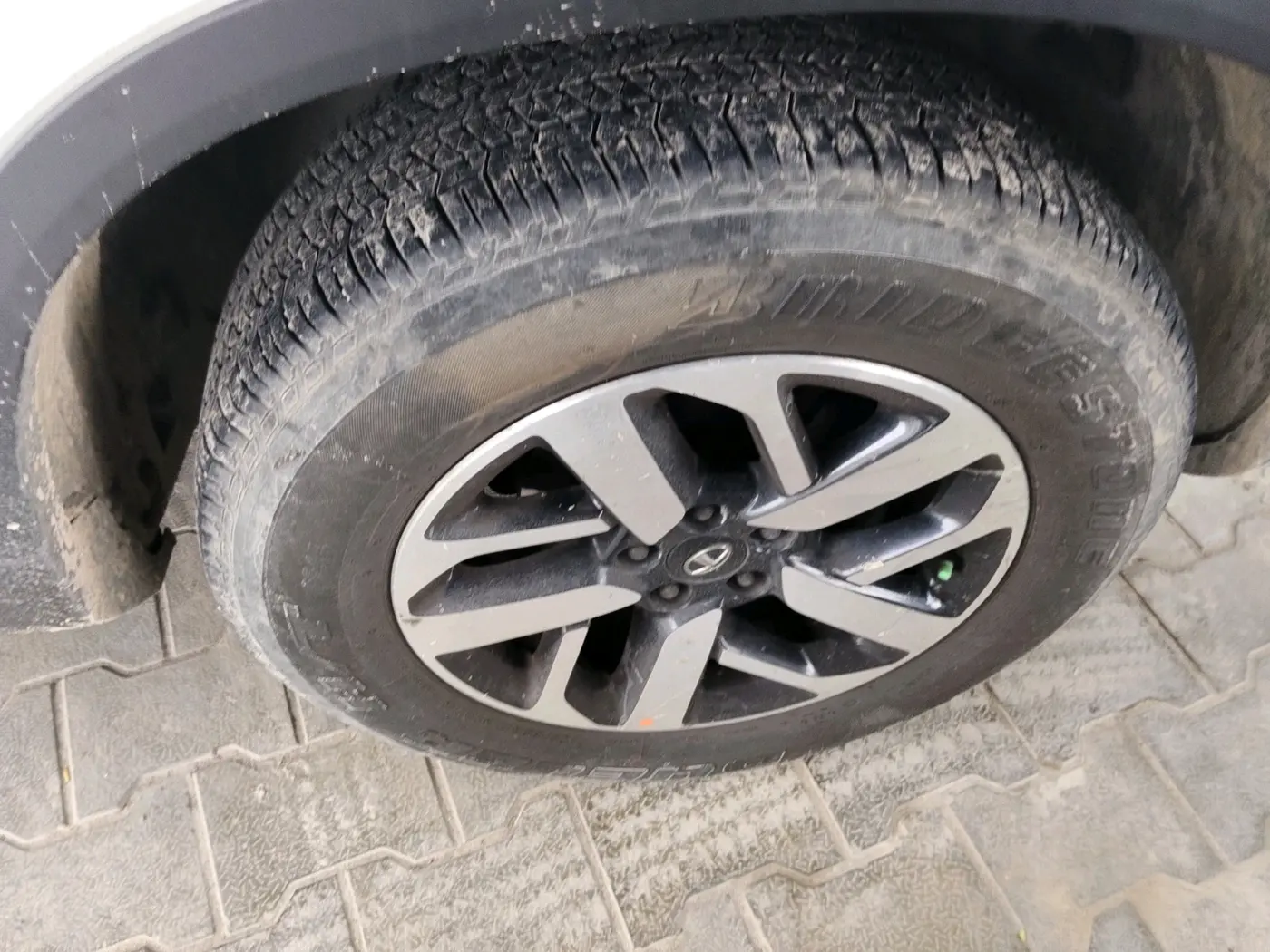 2020 Tata Harrier XZA PLUS 2.0L DUAL TONE, Diesel, Automatic, 1,25,583 km, tyre