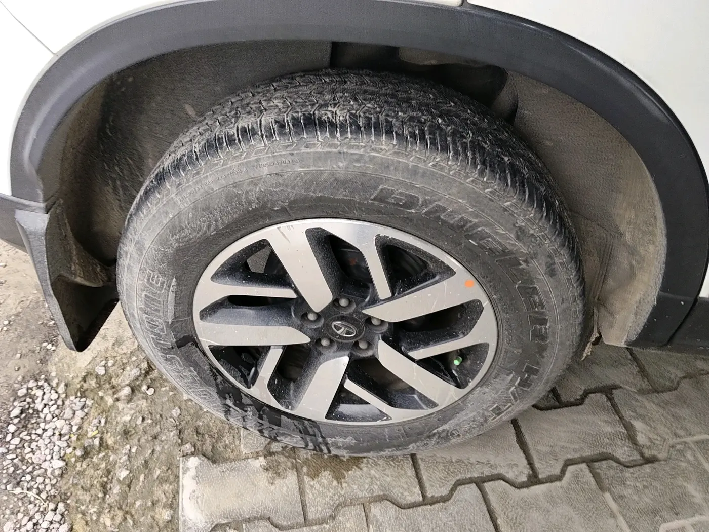 2020 Tata Harrier XZA PLUS 2.0L DUAL TONE, Diesel, Automatic, 1,25,583 km, tyre