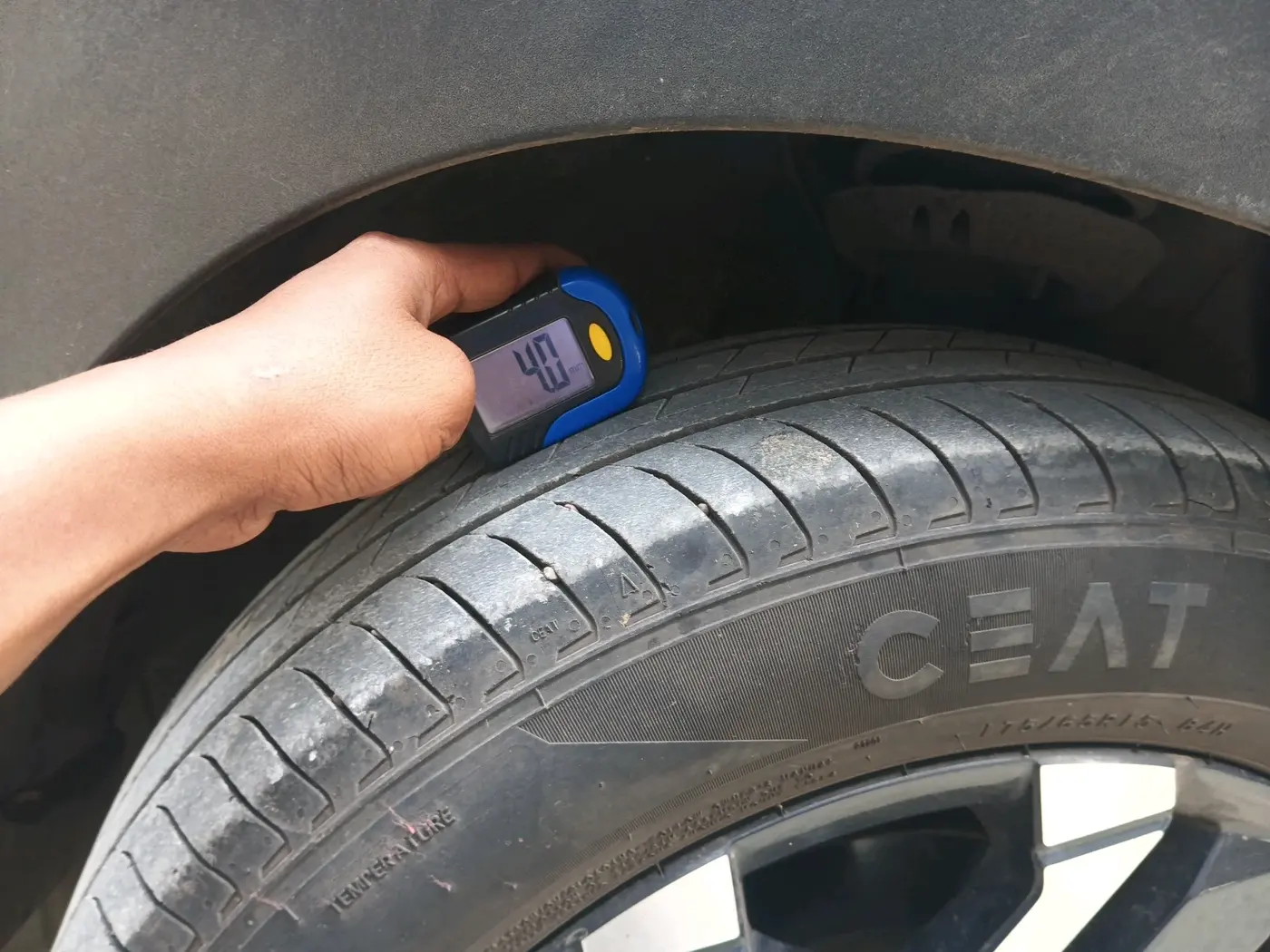2024 Hyundai EXTER SX(O) CONNECT 1.2 AMT DUAL TONE, Petrol, Automatic, 13,265 km, tyre