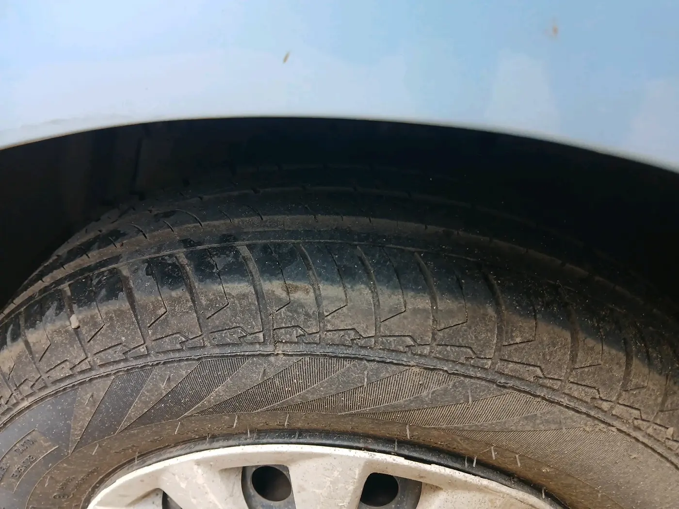 2016 Maruti Swift Dzire VXI, CNG, Manual, 28,203 km, tyre