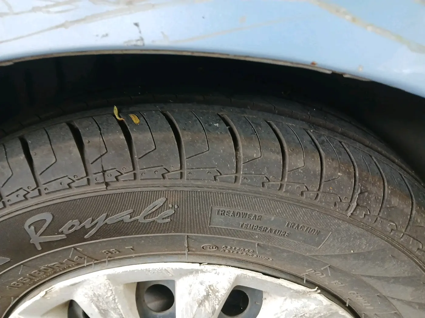 2016 Maruti Swift Dzire VXI, CNG, Manual, 28,203 km, tyre