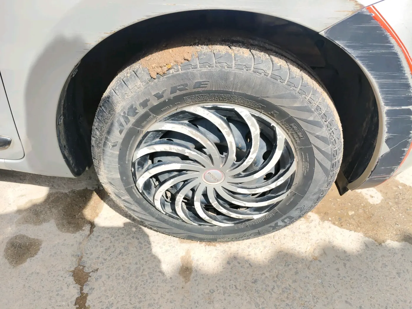 2023 Maruti Swift VXI, Petrol, Manual, 43,782 km, tyre
